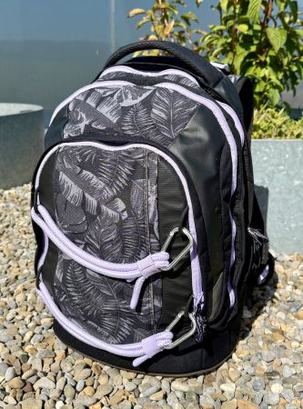 Satch Pack Schulrucksack lila mit Blätter-Motiv