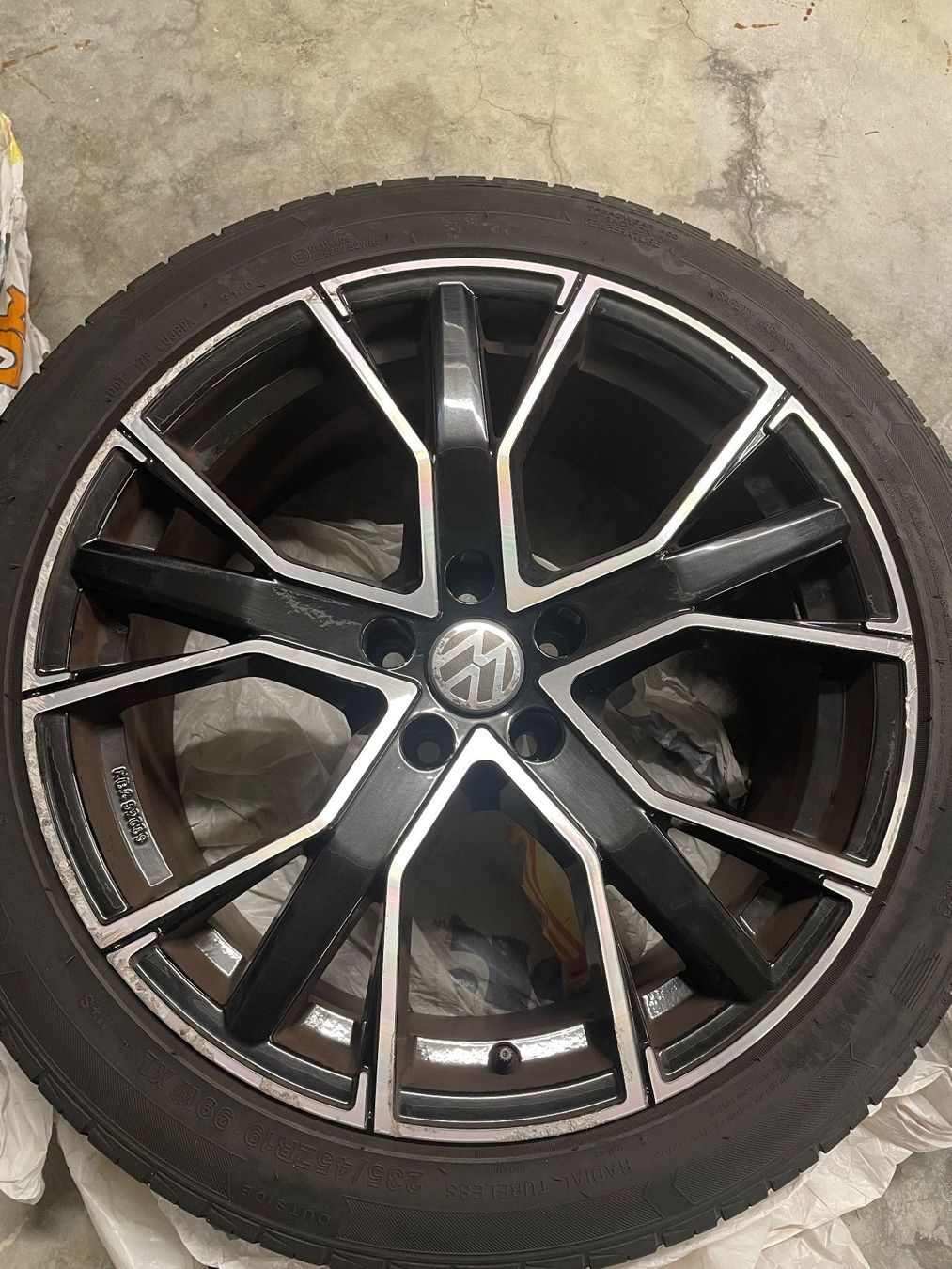 Volkswagen Cerchioni: Jantes VW 8,5JX19H2 – Usato da La Conversion venduto da loboDelavega 2