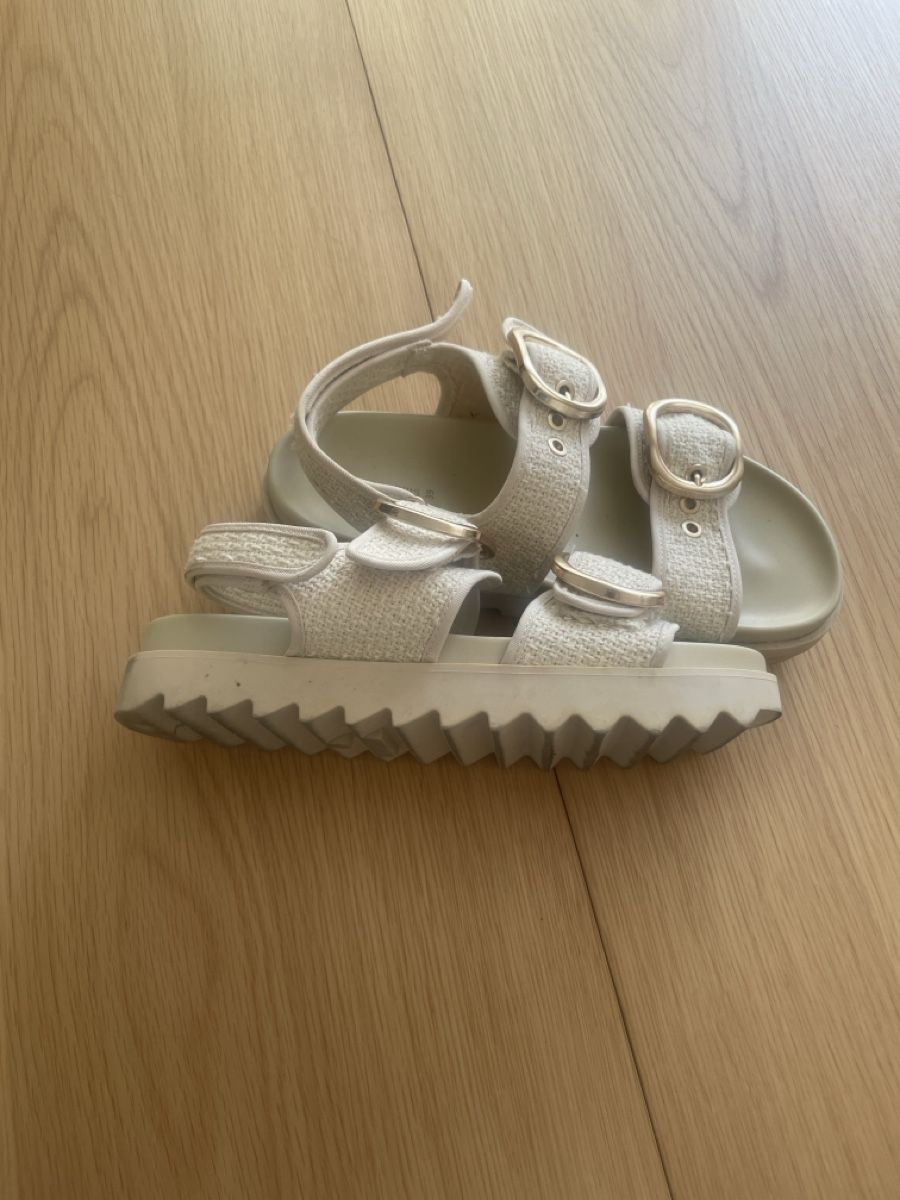 Stradivarius Scarpe da donna: Sandalette von Stradivarius – Usato da Luzern venduto da Heike30 1