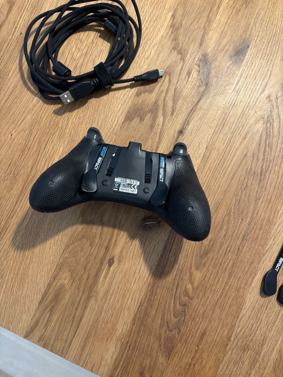 Consoles: SCUF Impact (PS4-Controller) – D'occasion à Oberwil-Lieli par kev_vm5v 2