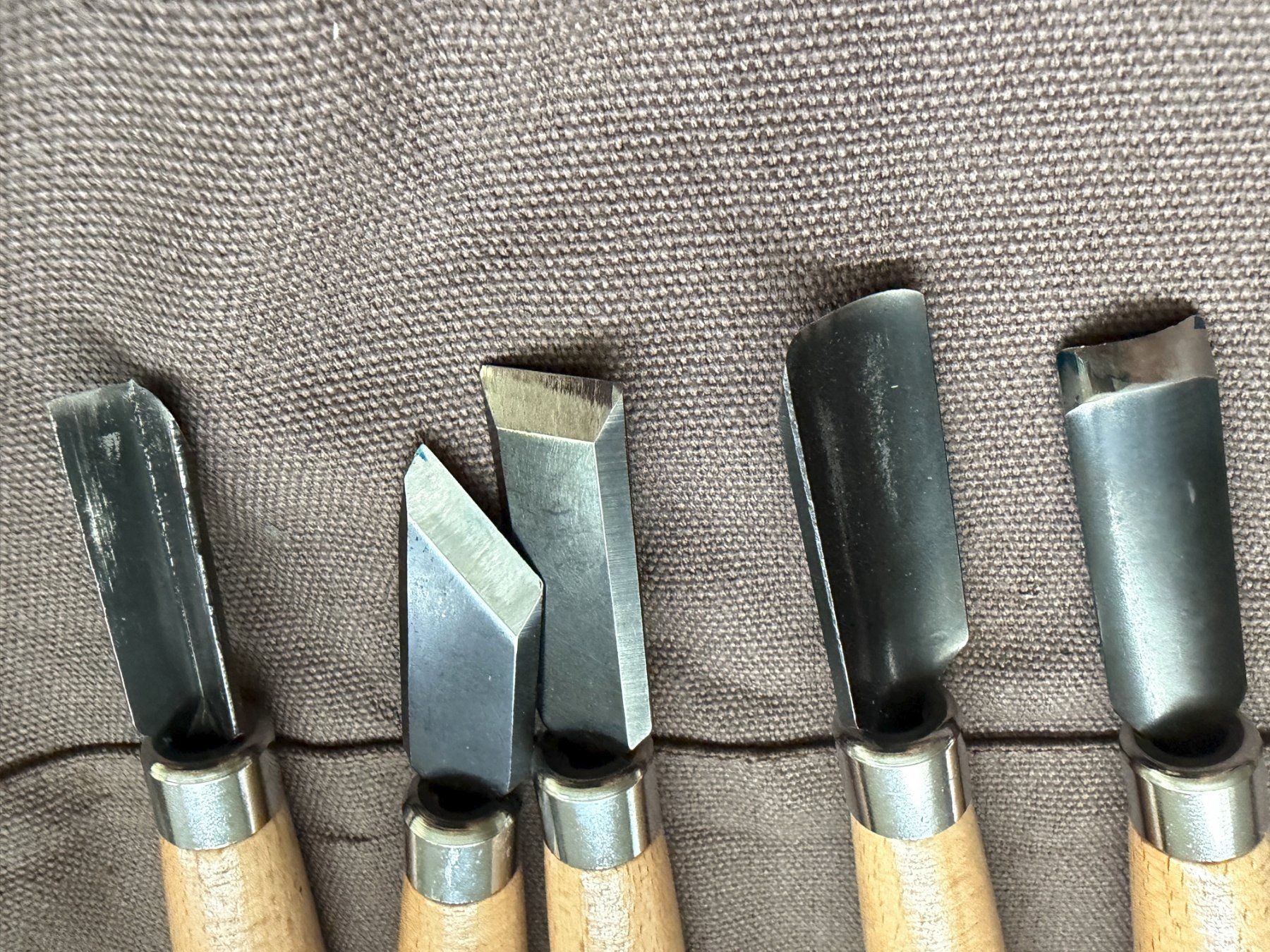 Alle Werkzeuge: Schnitzmesser Satz, inkl. Tasche, Versand möglich – Gebraucht aus Langnau am Albis von Danig0 5