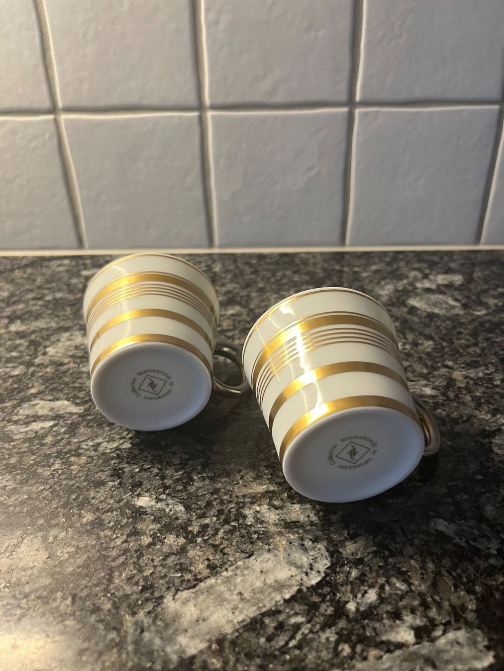 Tassen: 2 Nespresso Tassen "Bernadotte" mit Goldrand, nie gebraucht – Neu und originalverpackt aus Wattenwil von gugeler 1