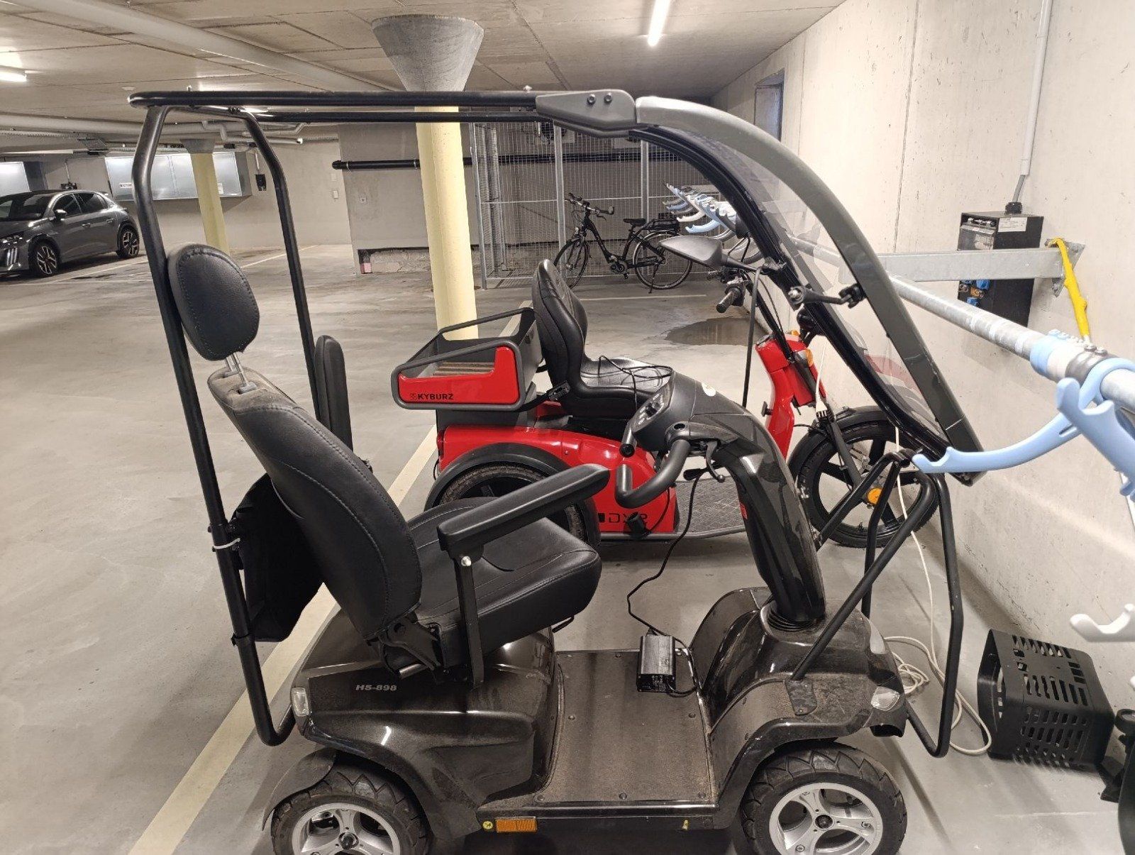 Rollstühle: Rollstuhl Elektrowagen H-898 – Gebraucht aus Turbenthal von QMay