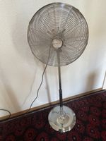 Ventilateur sur pied