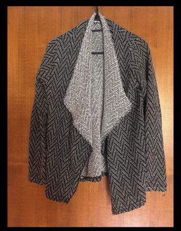 Veste femme motif chevron noir blanc 