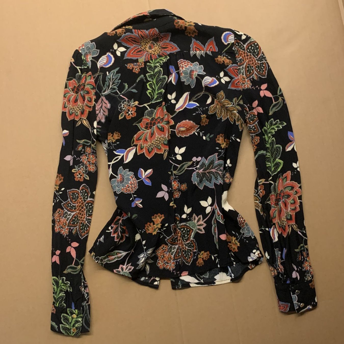 Morgan Camicette: Schwarze Bluse mit Blumenmuster und langen Ärmeln, Größe S/M – Usato da Chalais venduto da Decoarts.art 2