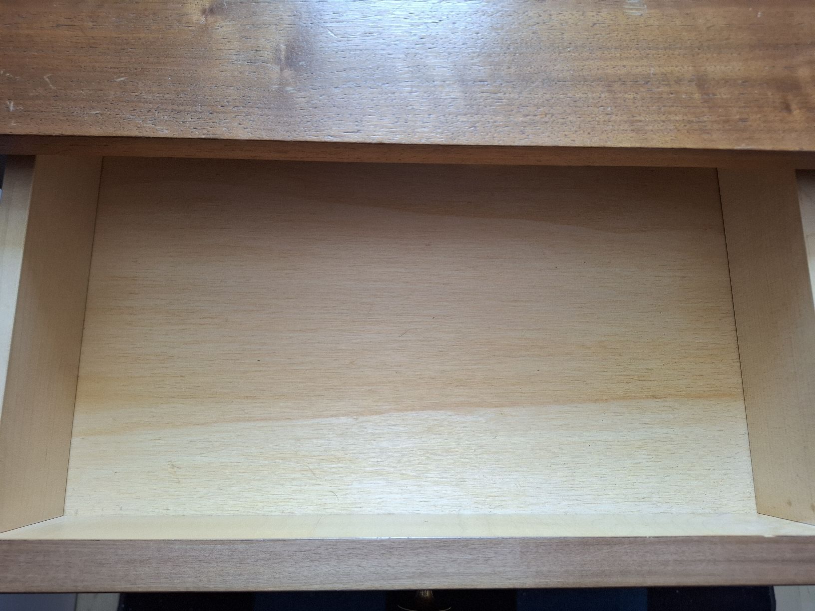 Nachttische: Nachttisch im Biedermeier-Stil – Gebraucht aus Uster von Cyana 3