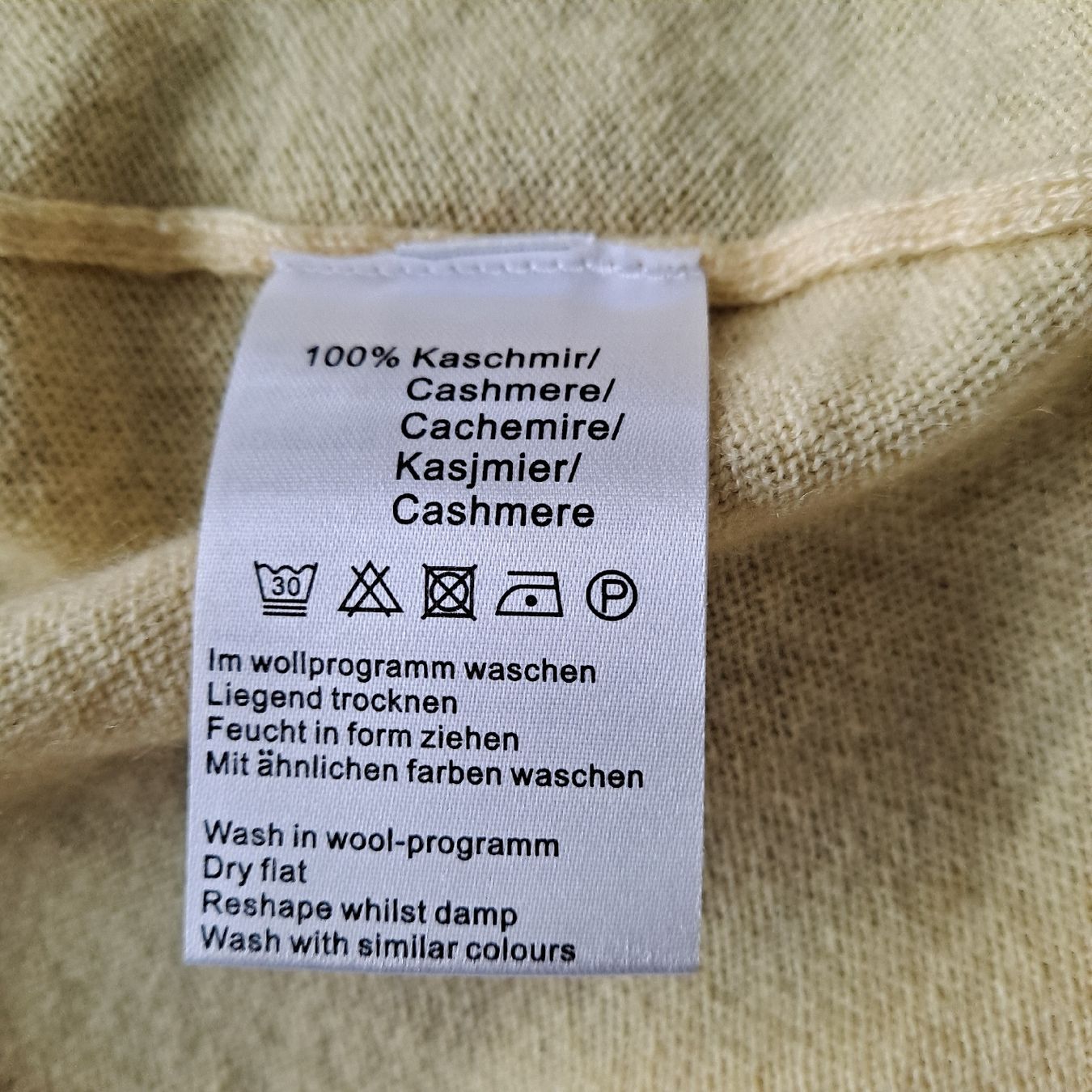 Maglioni & Felpe: 100% Kaschmir Pullover Gr. 44/46. Topzustand  – Usato da Liestal venduto da Mas-Y-Mas 3