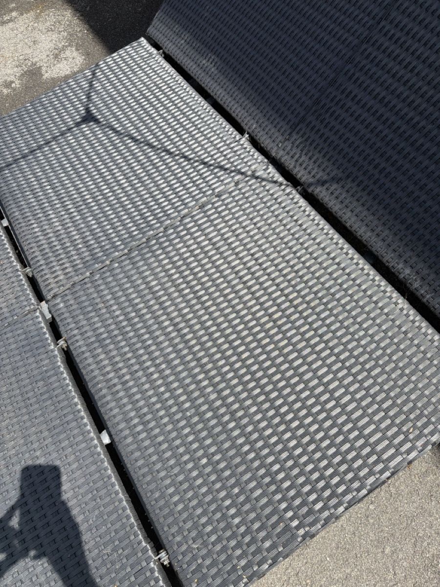 Chaises longues: Rattan Gartenbett/ liege  140x200 – D'occasion à Wahlen b. Laufen par Salome7 2