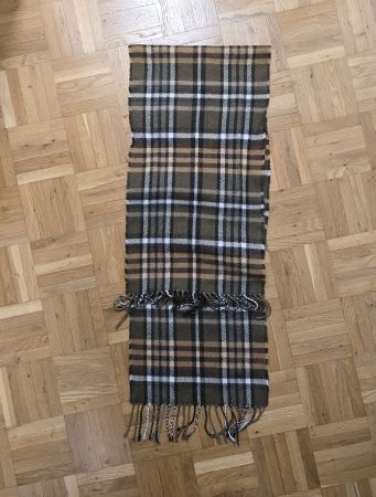 Echarpe type burberry