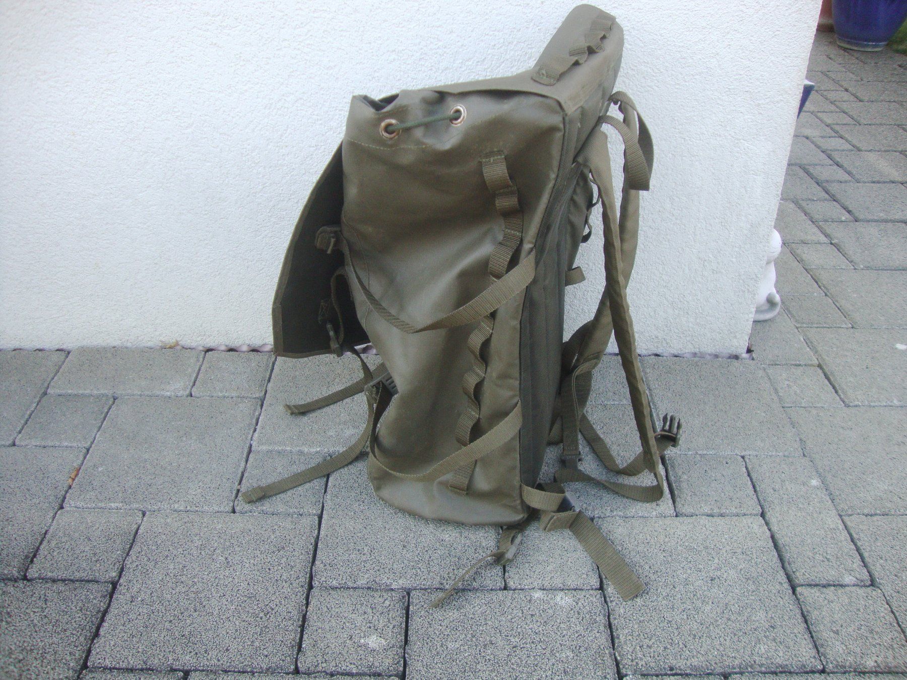 Schweizer Armee Zaini: Rucksack Kampfrucksack Karusa 90 Militär – Usato da Döttingen venduto da Kubuli1 2