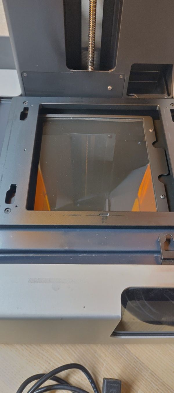 Formlabs Stampanti 3D: Formlabs Form 2 SLA 3D-Drucker – Usato da Affoltern am Albis venduto da SivincoGmbH 3