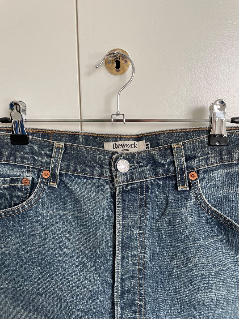 Levi's Jeans: Shorts Levi's Rework Gr. 40 – Usato da Bern venduto da ann_z7qj 1