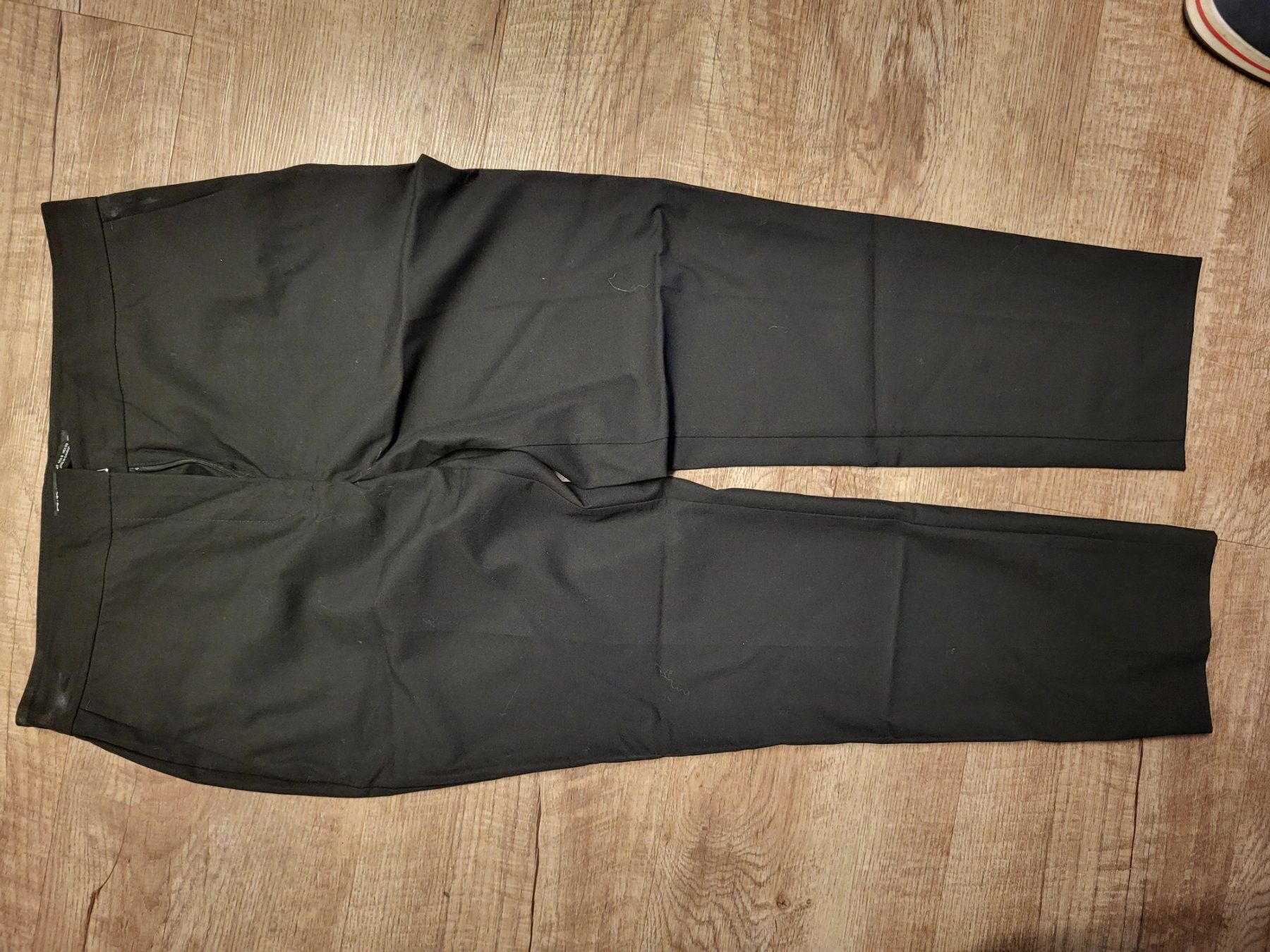 Zara Pantaloni: elegant 3/4 pants Zara – Usato da Zermatt venduto da msz_nb9h