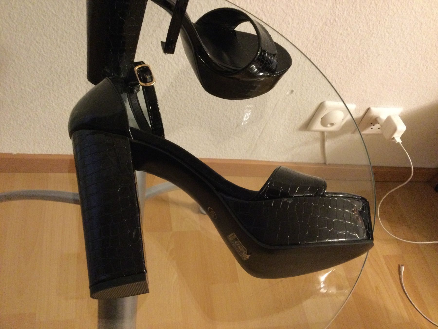Scarpe da donna: High Heels Sandalen Gr 40 fabrikneu – Nuovo e nell'imballaggio originale da Zürich venduto da Herbion1 3