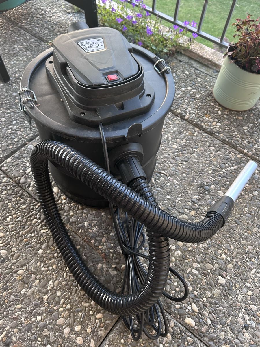Tutte le macchine: Aschesauger mit Motor 1200 W – Usato da Halten venduto da rissle
