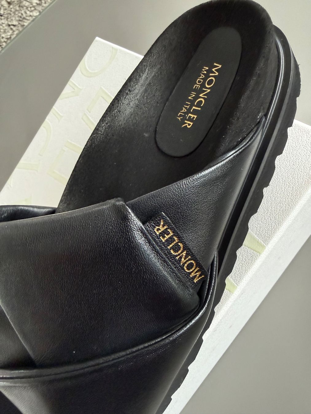 Moncler Scarpe da donna: Moncler Black Fantine Sandals, gr. 38 – Nuovo (secondo la descrizione) da Goldau venduto da mba68 2