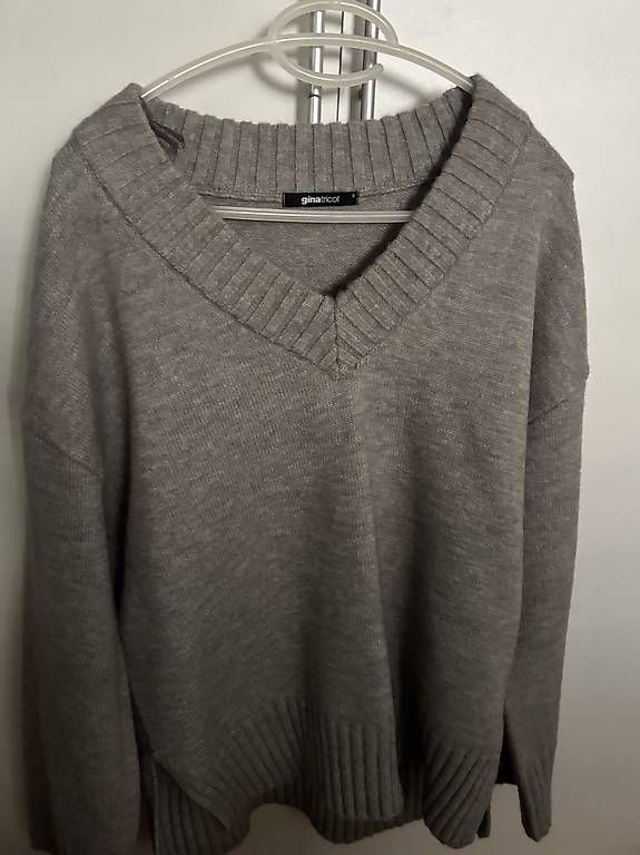 Pullover & Sweatshirts: Gina Tricot Strickpullover Grau Gr. S  – Gebraucht aus Niederhasli von altinaa_