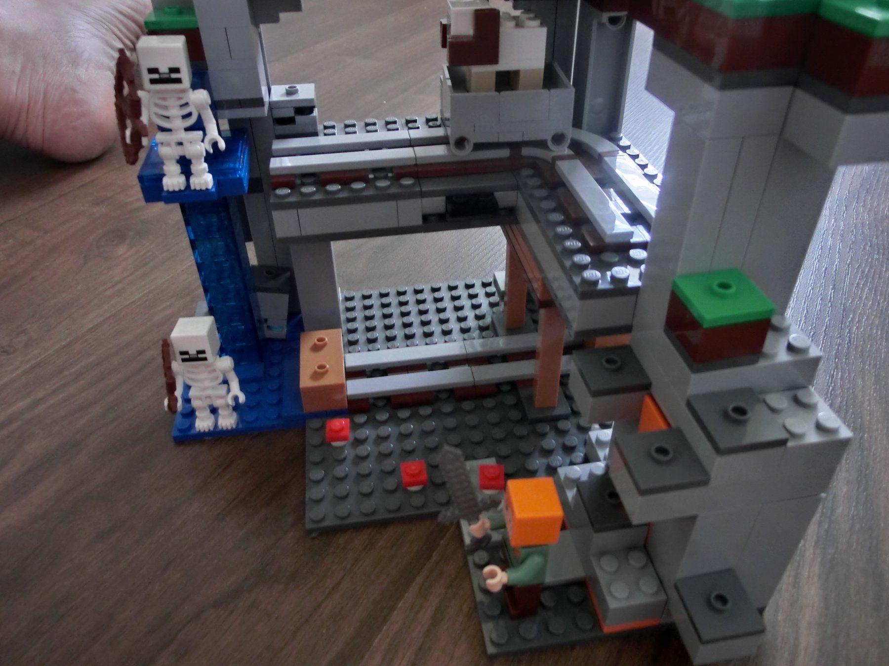 Lego Jeux de construction: Lego Minecraft 21169 Das erste Abenteuer – D'occasion à Heerbrugg par Doblinsky 2