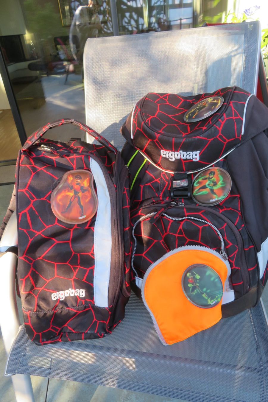 Ergobag Borse & Zaini: ergobag mit Turnbeutel Reflektor und 4 Kletties – Usato da Wil ZH venduto da Tamagy