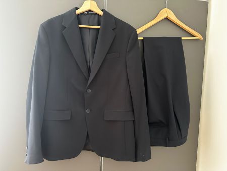 Zara Anzug, Grösse 48/38 neuwertig dunkelblau