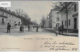 Le Sentier - Place Hotel de Ville - animee