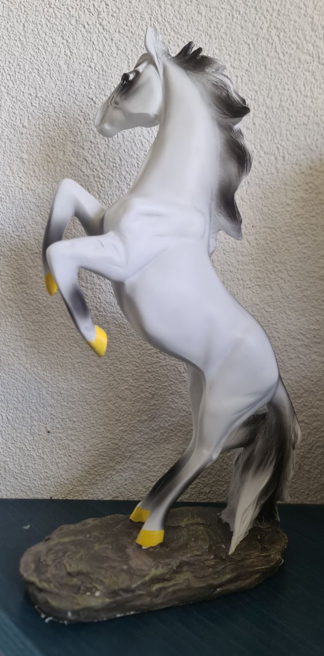 Skulpturen & Statuen: Harz Pferd Figuren Skulptur – Neu (gemäss Beschreibung) aus Uerkheim von Kaufoption 2