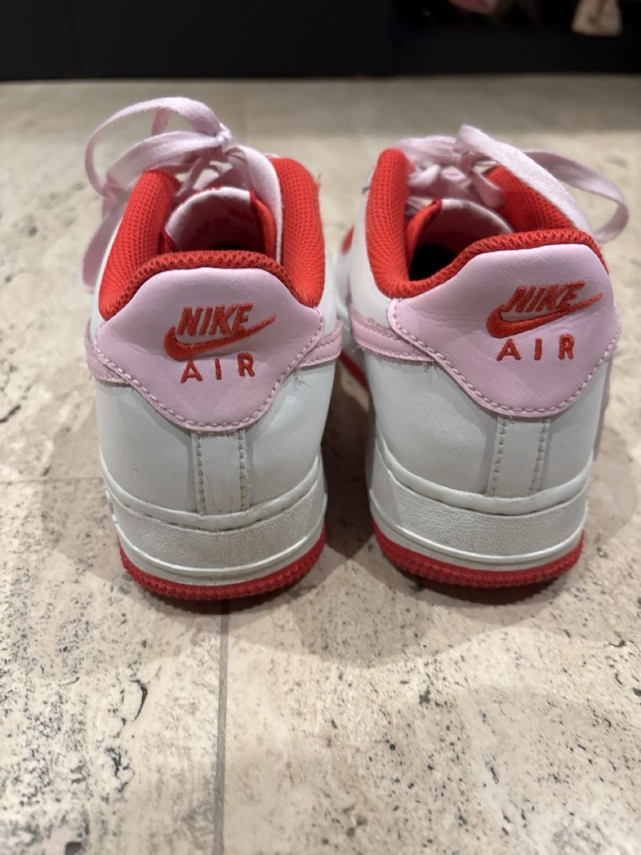 Nike Damenschuhe: Nike Air Force Grösse 37.5 – Gebraucht aus Salenstein von sehrgut 2
