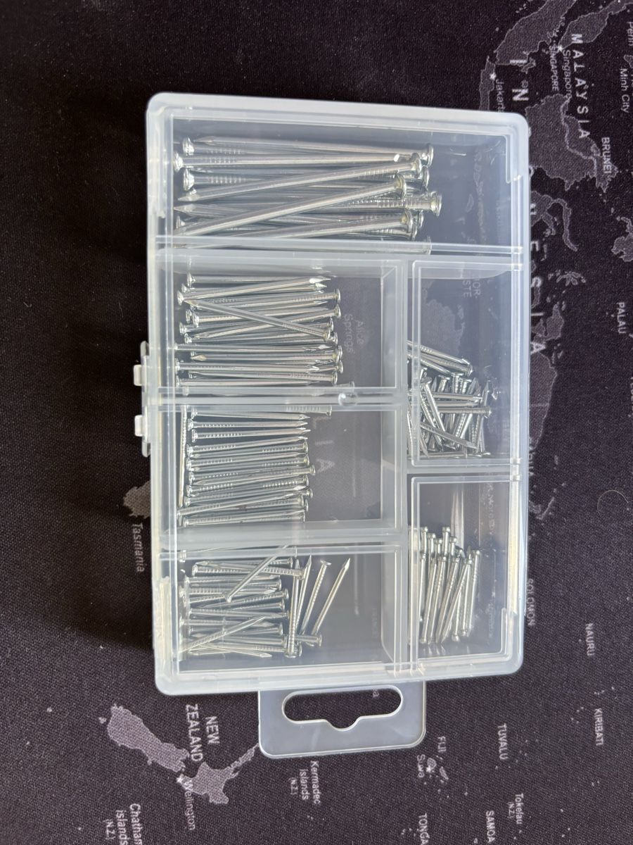Tutti gli attrezzi: 140-teilige Nägelbox – Nuovo e nell'imballaggio originale da Nottwil venduto da jon_wg27