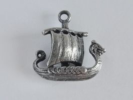 Kleines Wikinger Schiff als Anhänger