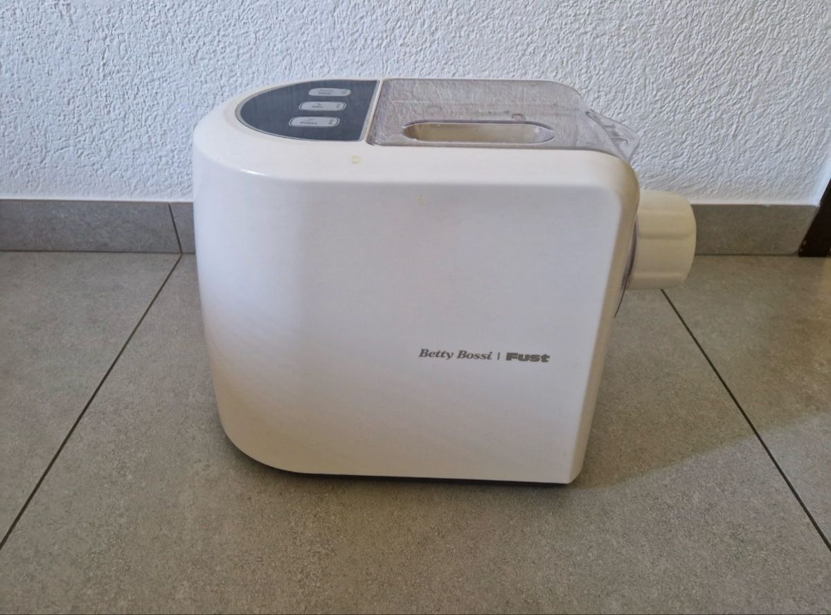 Betty Bossi Elettrodomestici da cucina: Machine à pâtes Betty Bossi "Della Casa" - comme neuf! – Nuovo (secondo la descrizione) da Moutier venduto da Mrbond125 3
