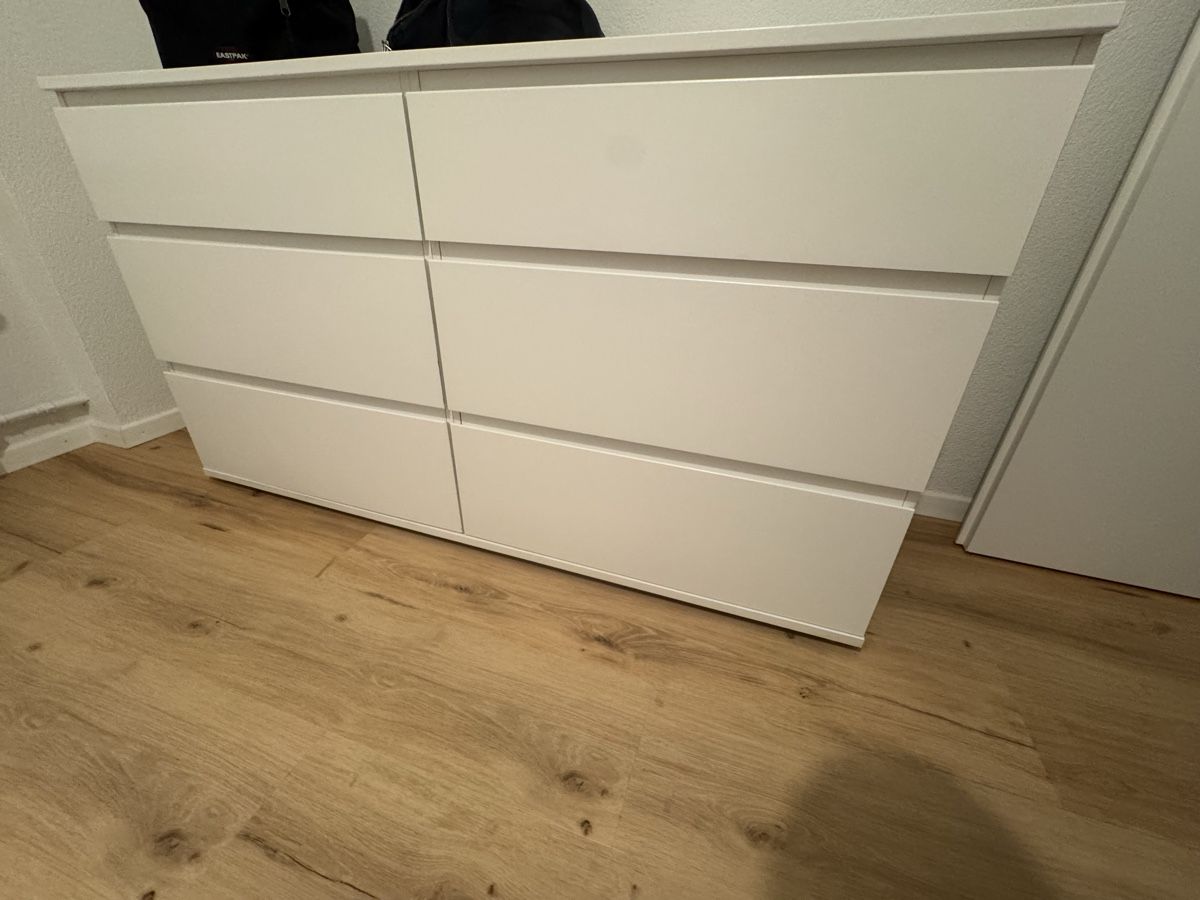 Cassettiere: Commode IKEA MALM 6 tiroirs blanc bon état – Usato da La Chaux-de-Fonds venduto da ped_8hw7