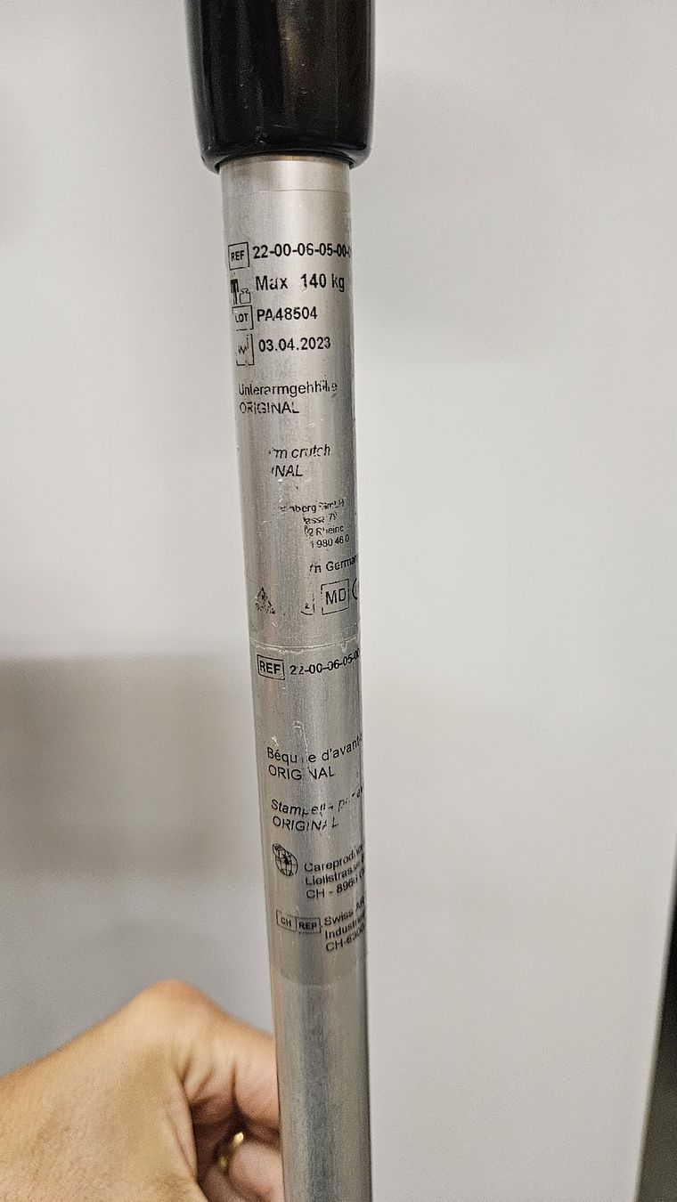 Attrezzature mediche: Ergo-Grip Forearm Crutches - Excellent Condition – Nuovo (secondo la descrizione) da Basel venduto da lum_v9bh 1