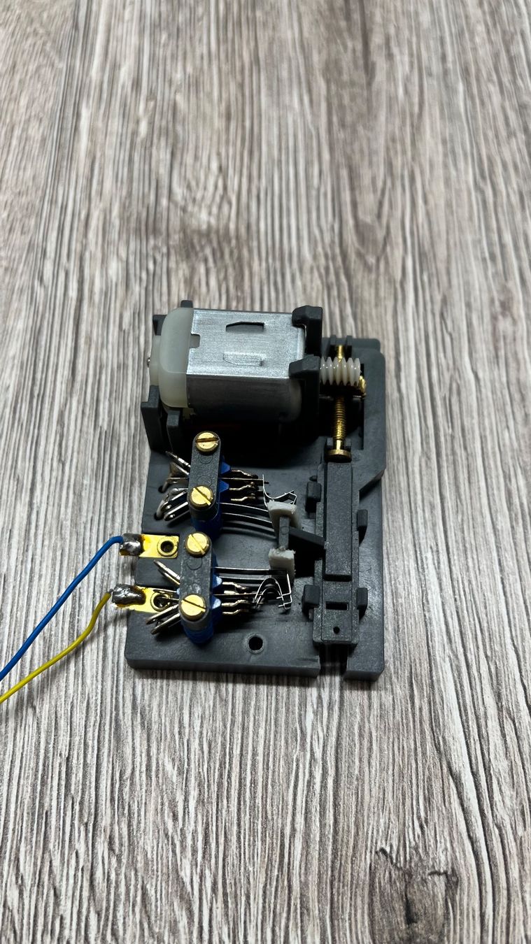 Lemaco Modellini di ferrovie: Lemaco Weichenmotor ACC-001 – Usato da Windlach venduto da Kelebra