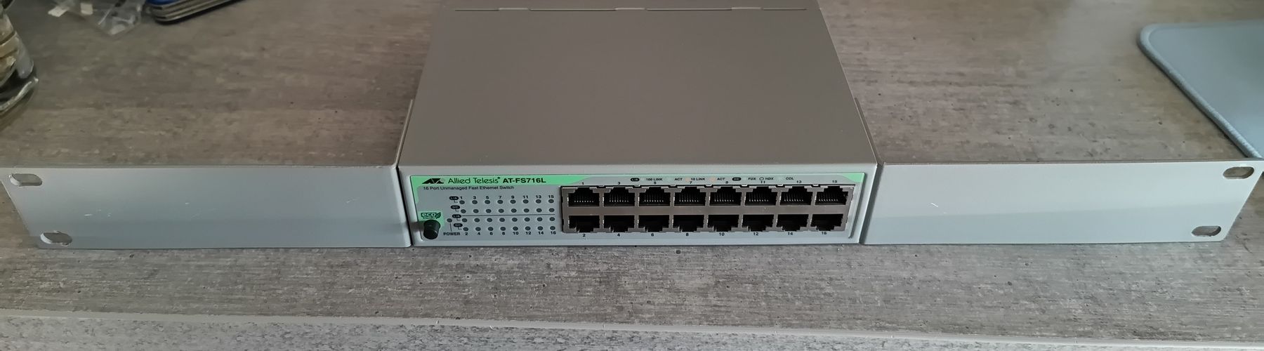 Hubs & Switches: Allied Telesis AT-FS716L 100mbit Switch – D'occasion à Wädenswil par Sami1234 3
