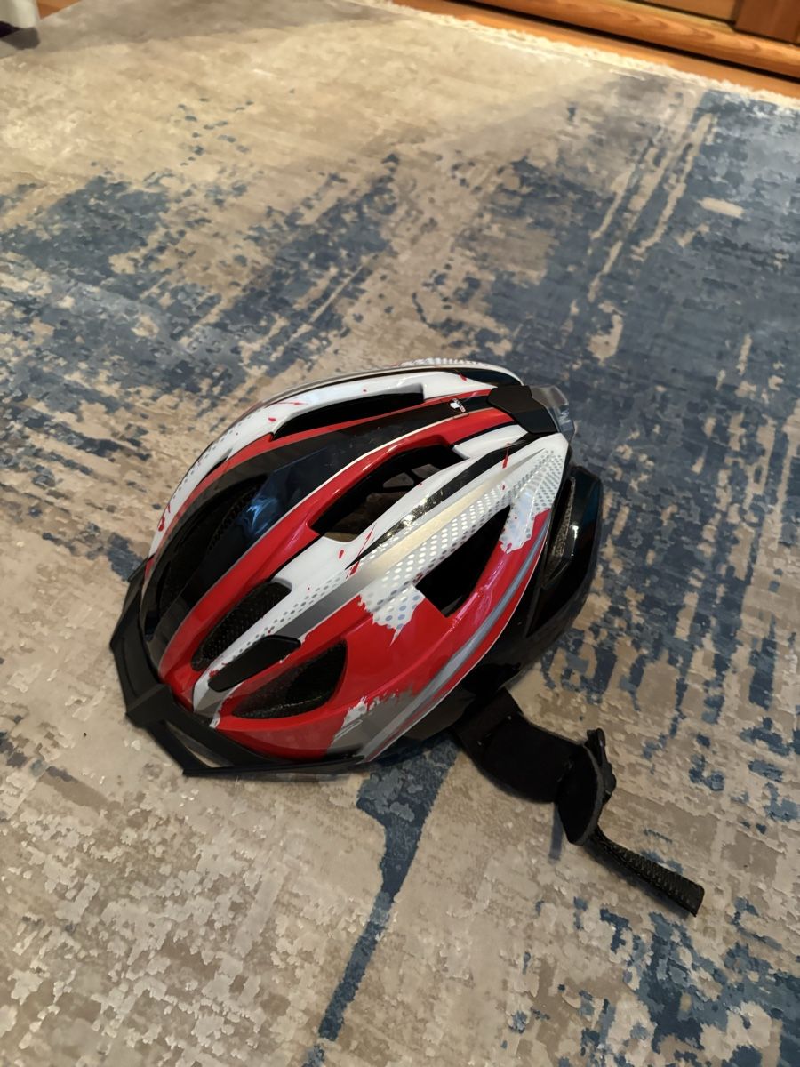 Caschi: Crivit Velohelm Farbe rot, gut erhalten – Usato da Opfikon venduto da oma_bxk9