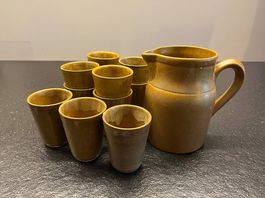 Tonkrug und Becher aus der Provence