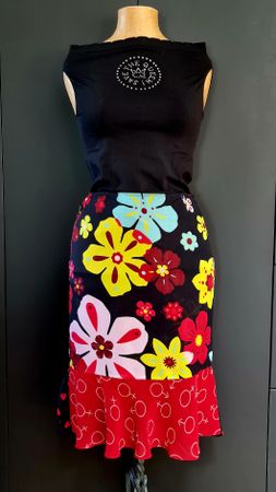 Vintage Moschino Jeans Jupe Rouge Flower Power Paisley Cœur