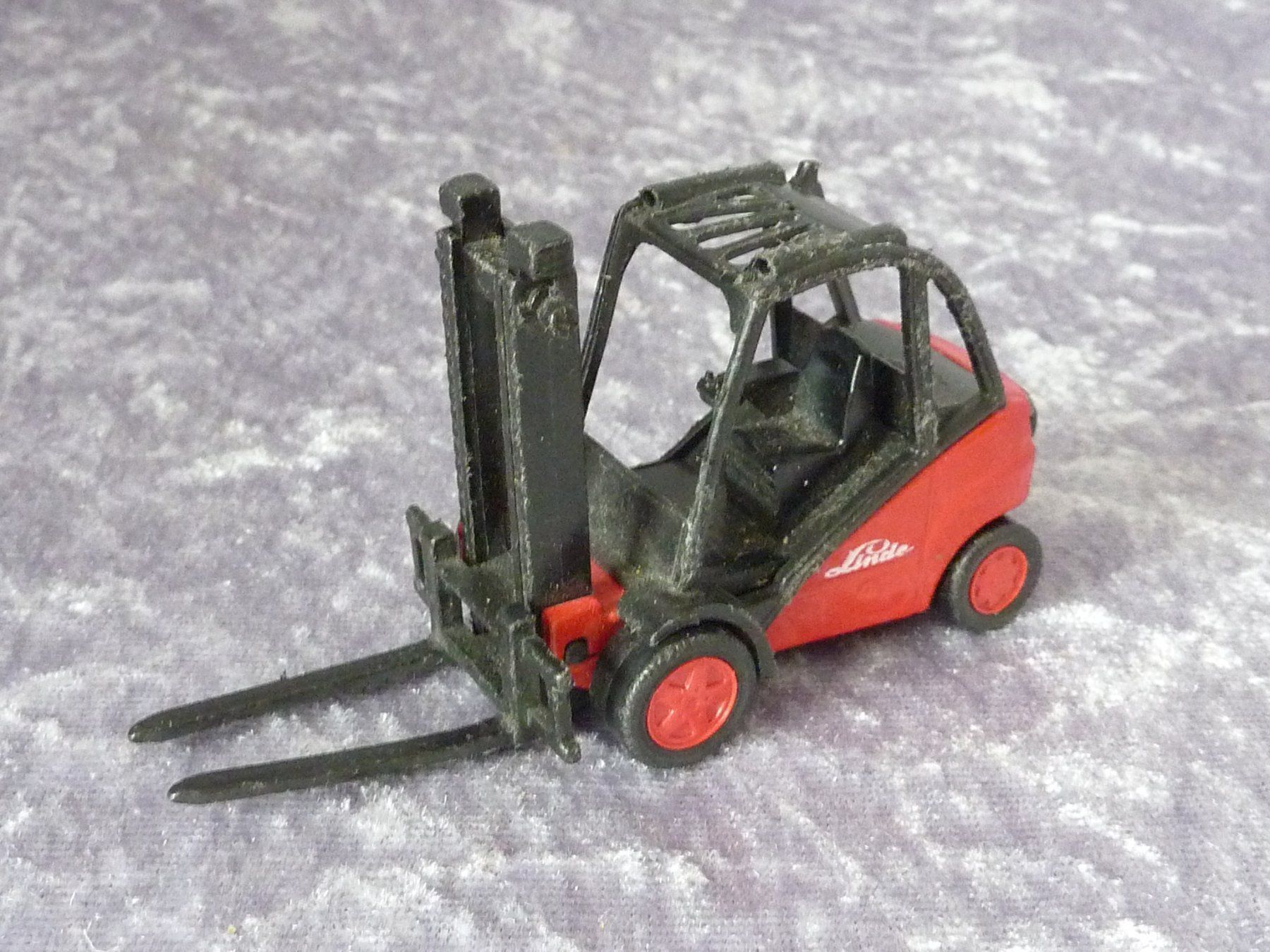 Siku Modellini d'auto: Hubstabler Linde – Usato da Dürrenäsch venduto da modellautos4you 2