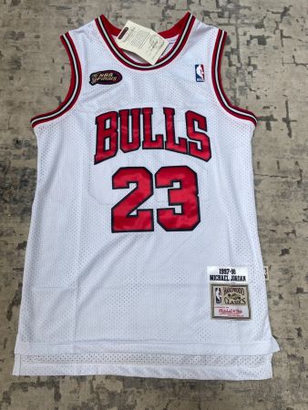 Hardwood Classics NBA Shirt Chicago Bulls Michael Jordan neu
