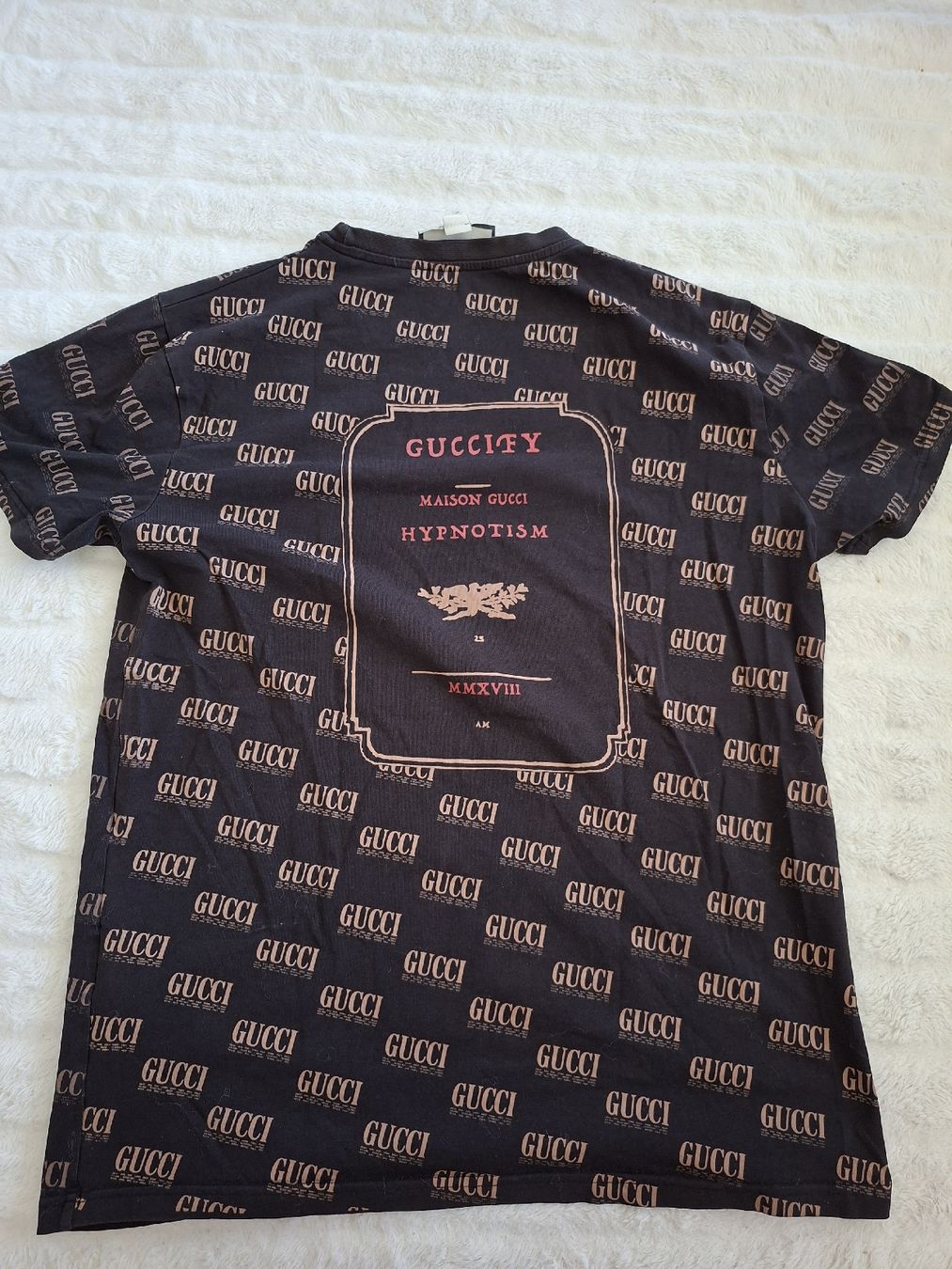 Gucci T-Shirts: T-shirt Gucci  – Gebraucht aus Renens VD von ser_j2fn