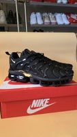 Neue Nike Air VaporMax Plus Gr. 43 Schwarz Gold