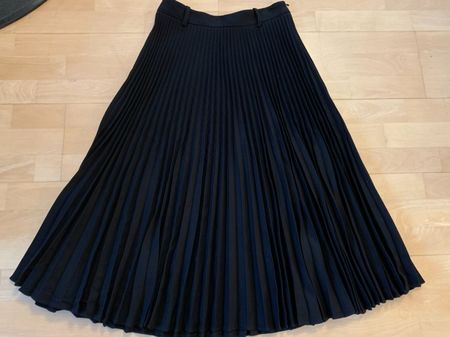 ZARA Damen Plissee Rock, Gr. M, Schwarz