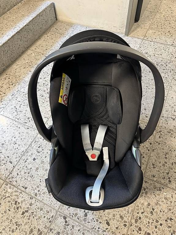 Sièges auto: Cybex Cloud T i-Size – D'occasion à Uster par cynale