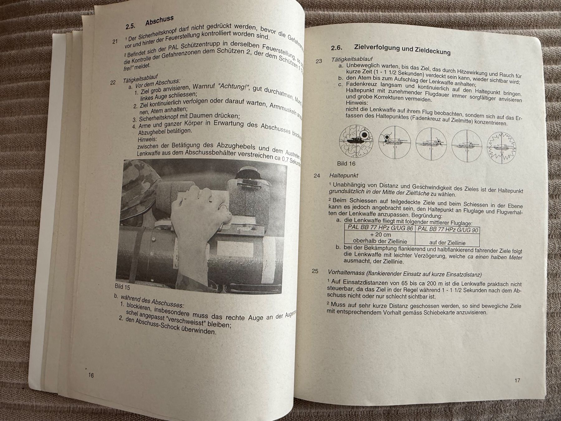 Livres: Reglement: Panzerabwehrlenkwaffe BB77- Schweizer Armee – D'occasion à Brütten par Hst1 6