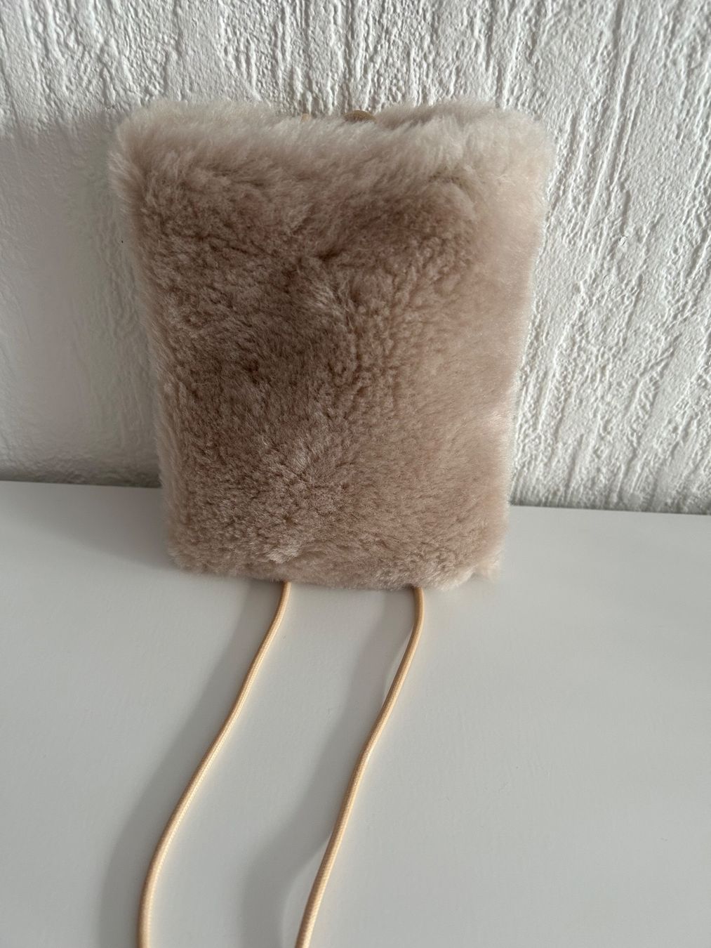 Handys / Smartphones: Pochette téléphone portable – Neu und originalverpackt aus Ecublens VD von mirandagirl 1