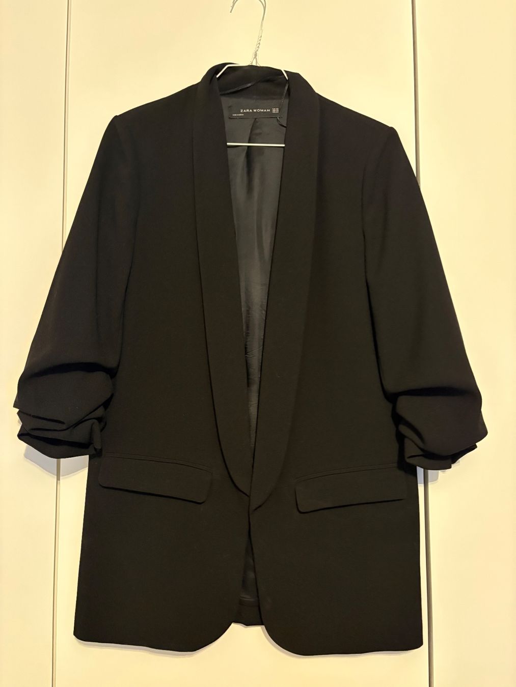 Zara Jacken: Blazer Schwarz Zara – Gebraucht aus Zürich von petitgrenouille