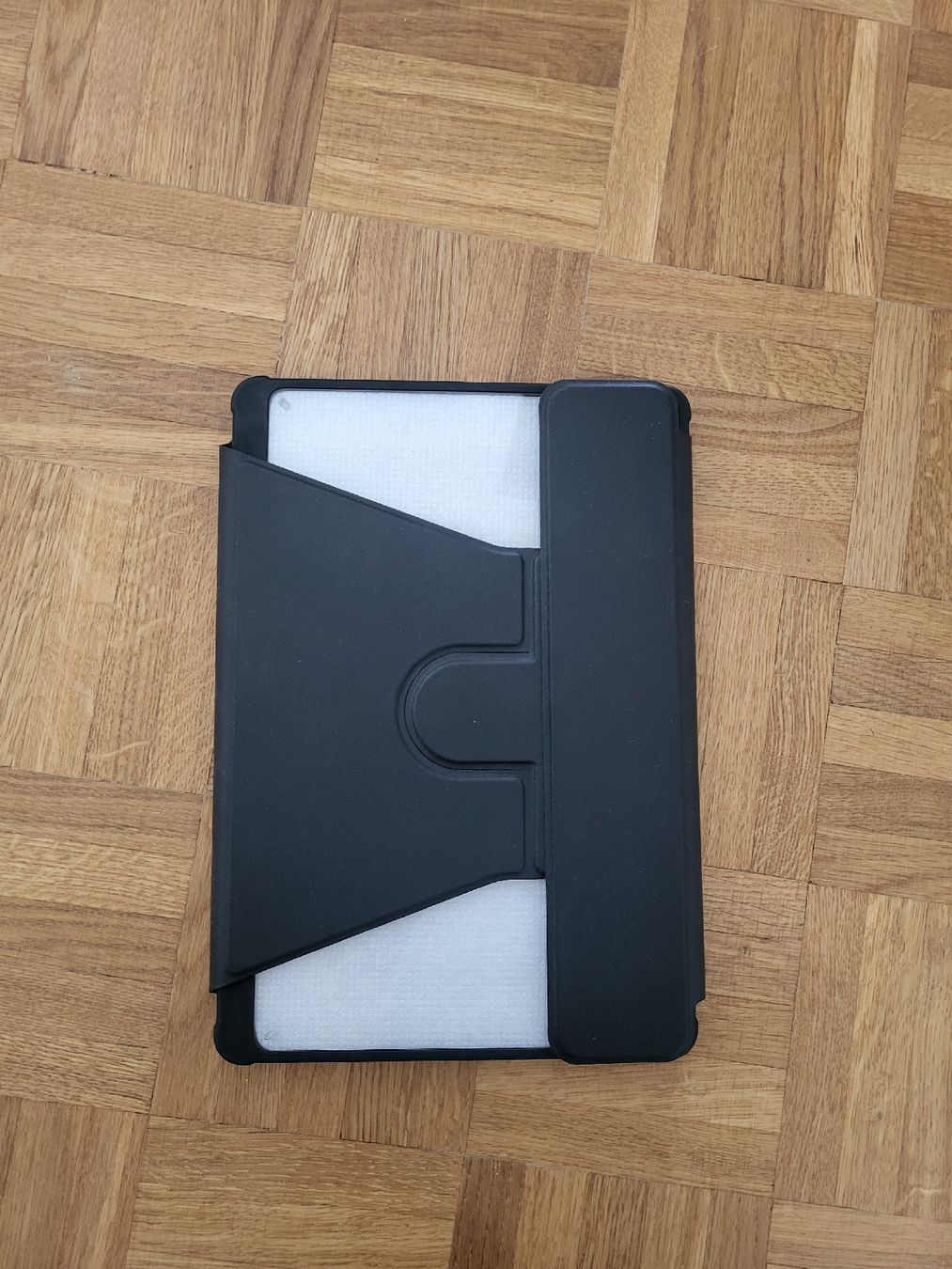 Covers & Borse: Praktisches Tablet-Case mit Bluetooth-Tastatur. – Usato da Winterthur venduto da kum_y6gq 4
