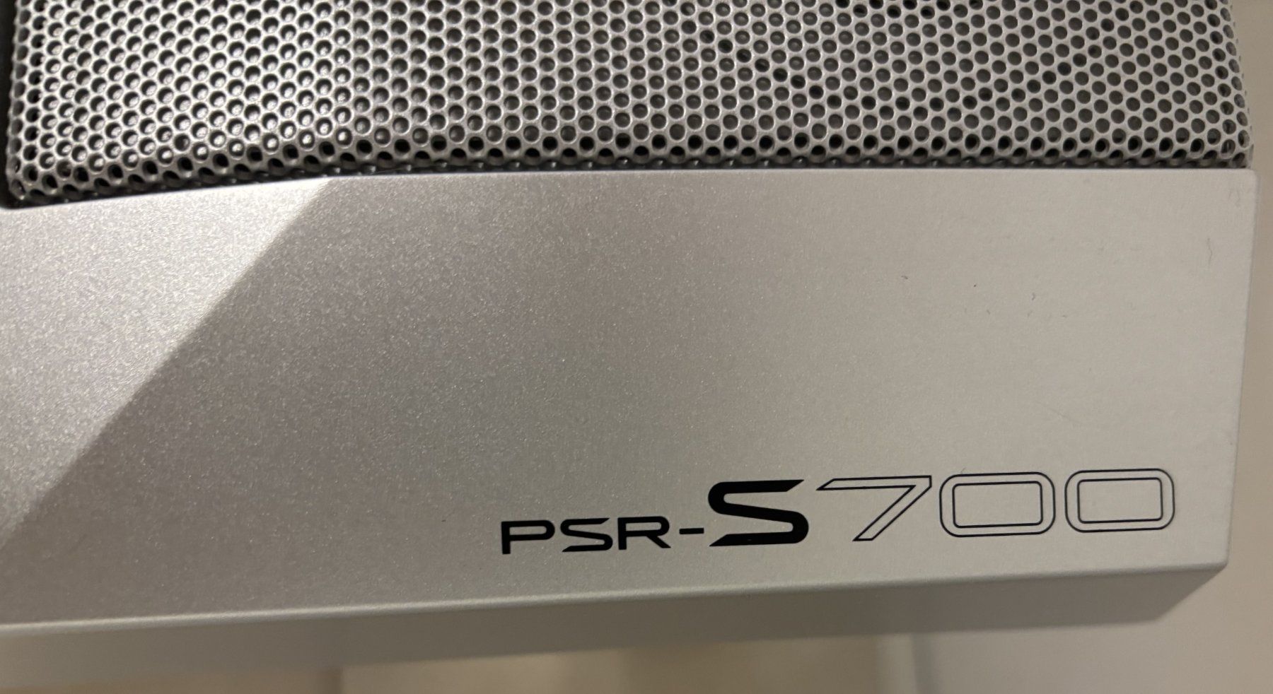 Yamaha Strumenti musicali: Yamaha PSR-S700 Keyboard – Usato da Rotkreuz venduto da AntoniPR 1