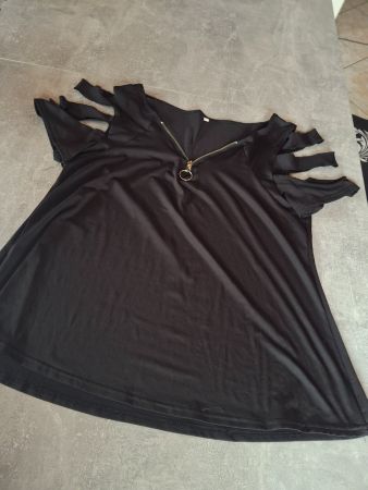 T-shirt - tunique taille S-M épaules dégagées